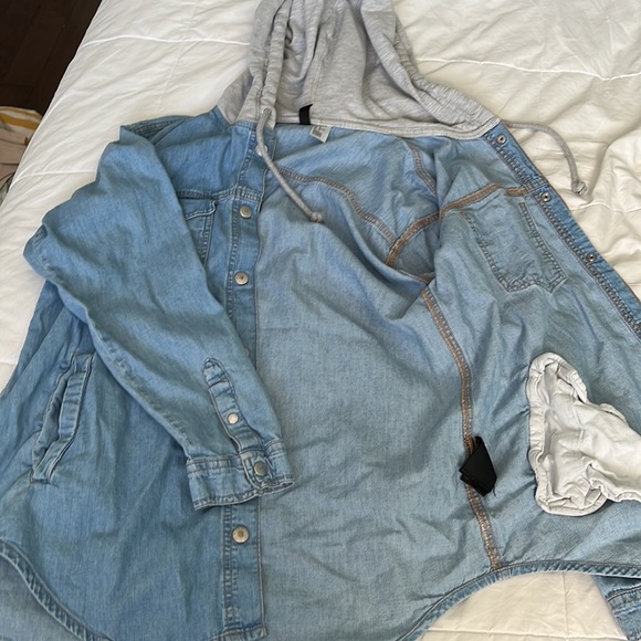 DIVIDED H&M Hooded Denim Jacket - Picture 4 of 5